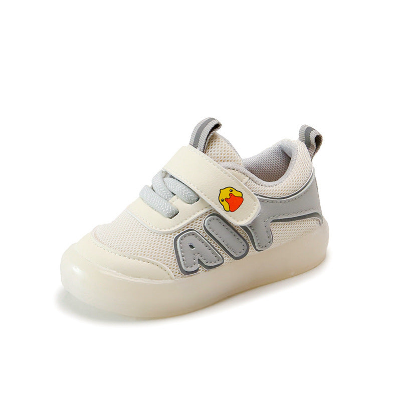 Chaussures mignonnes et confortables, avec fermeture velcro.