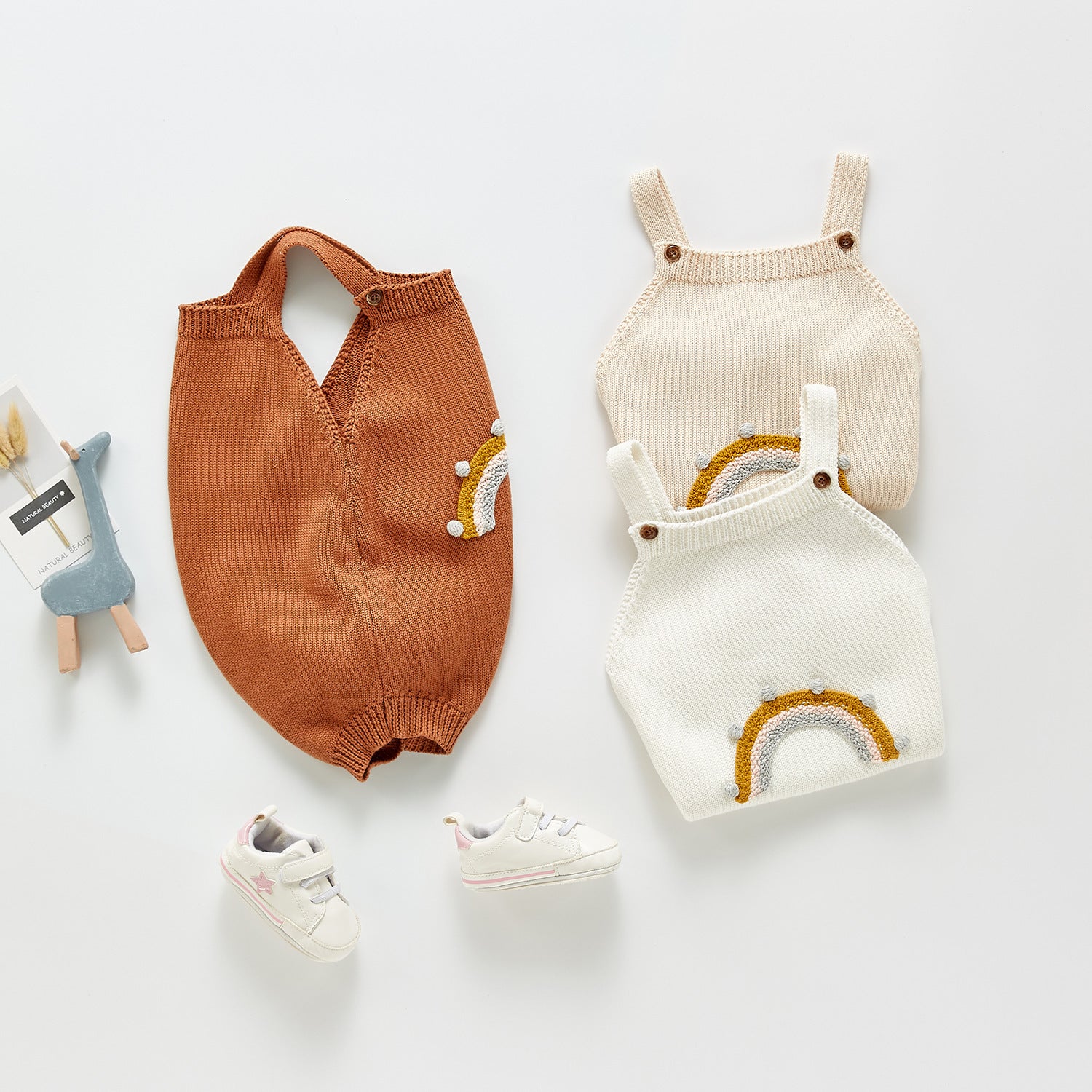 Body tricoté pour bébé avec bretelles