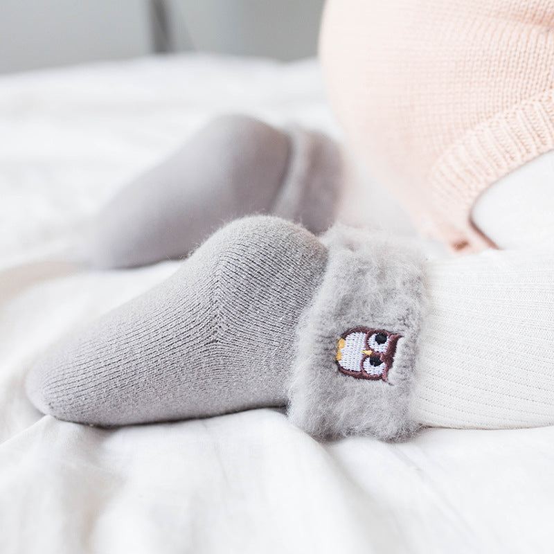 Chaussettes brodées et brossées, collection automne et hiver, avec intérieur en velours.