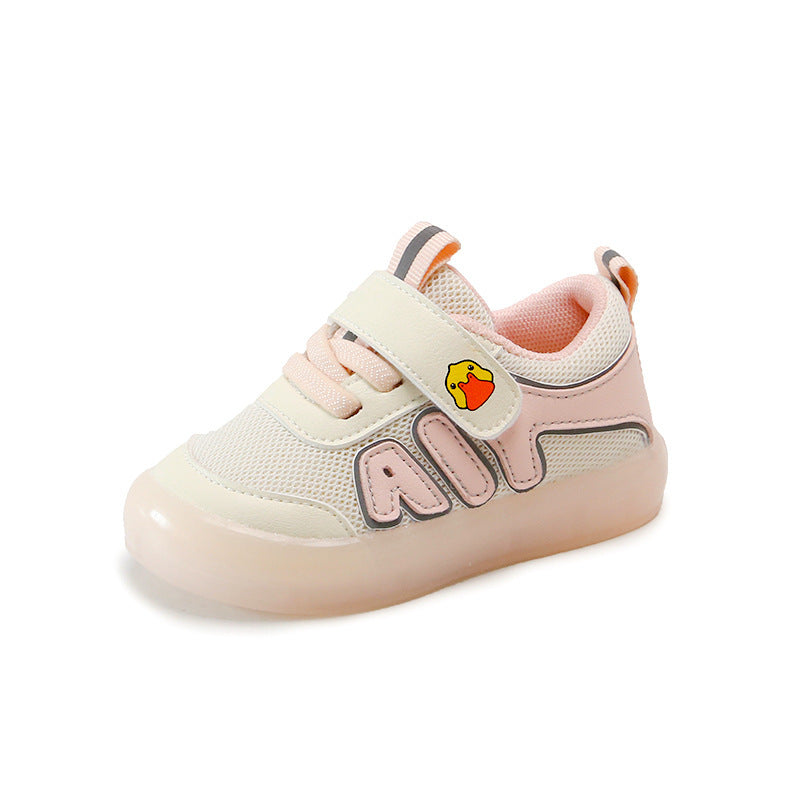 Chaussures mignonnes et confortables, avec fermeture velcro.