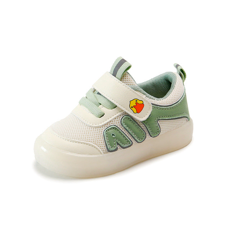 Chaussures mignonnes et confortables, avec fermeture velcro.