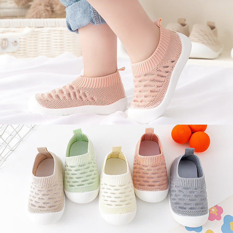 Chaussons pour bébé avec semelle souple, surface en maille tricotée à volants, respirantes