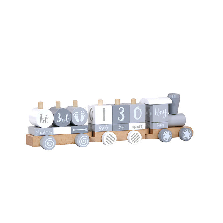 Petit train en bois à la mode